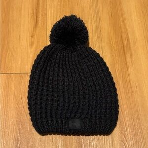 Under Armour Classic Black Pom-Pom Beanie